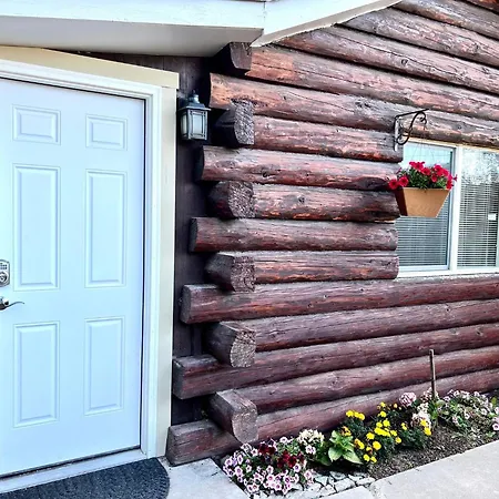 Log House In Heart Of Anchorage Apartment Exterior photo